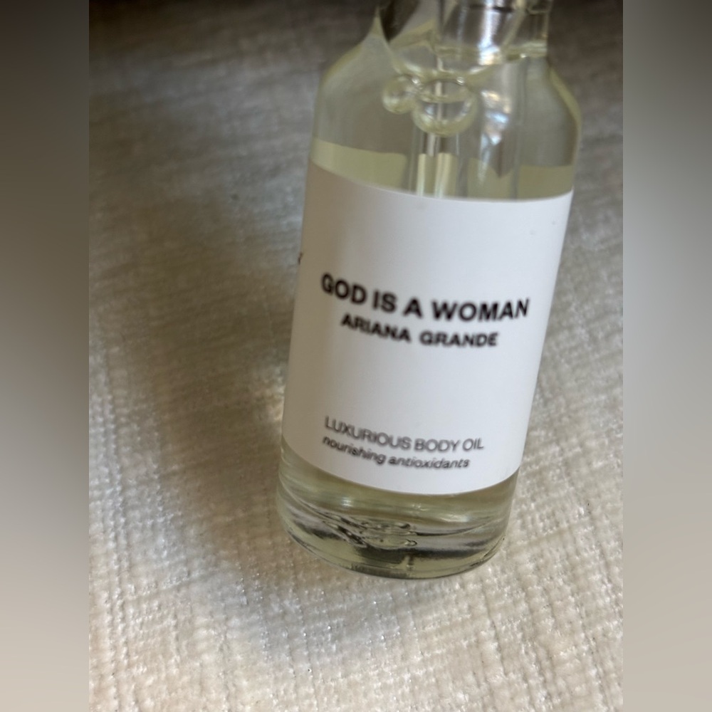 NIB Ariana Grande Luxurious Body Oil nourishing antioxidants. Never opened - Picture 5 of 7